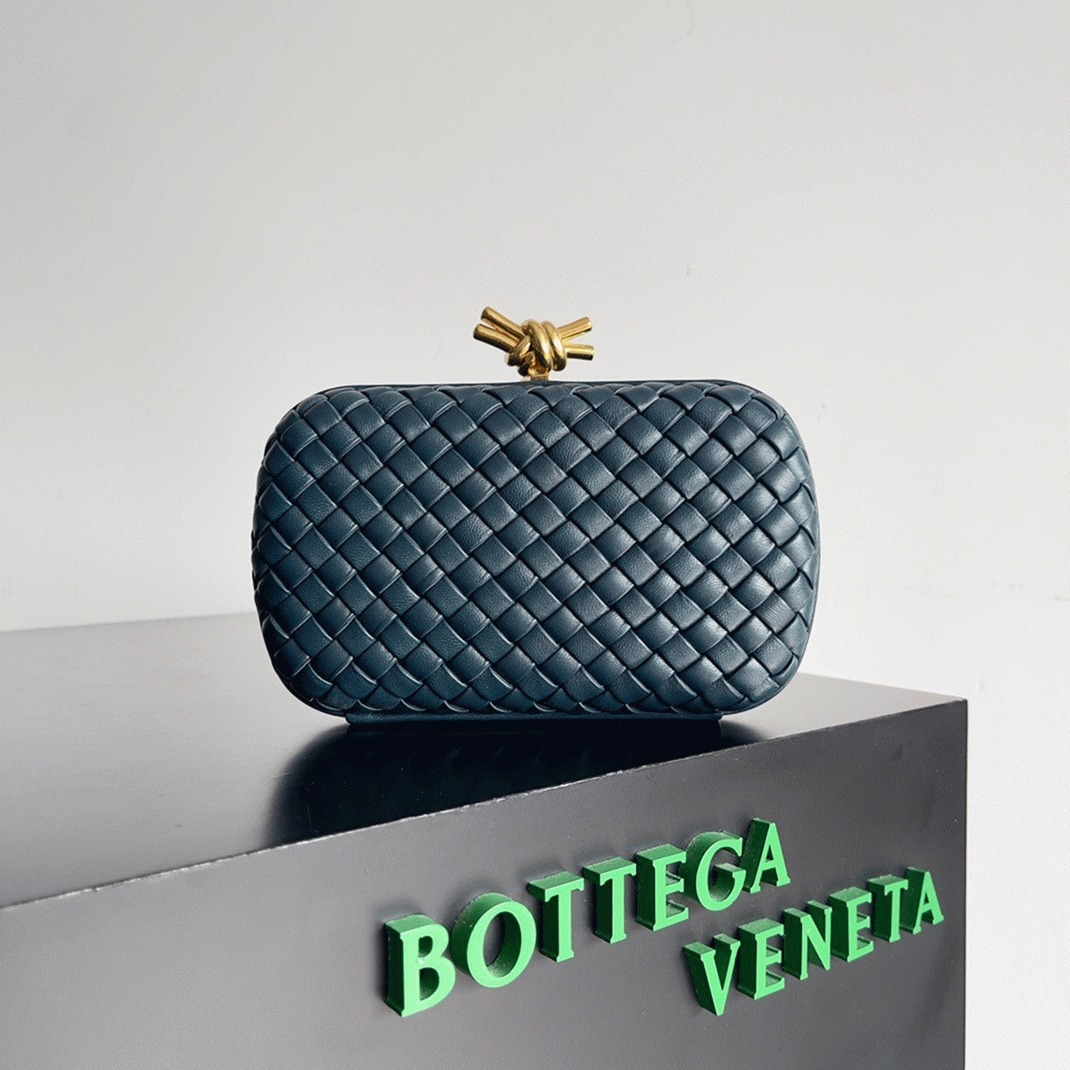 Replica B0tt*ga Ven*ta Knot Minaudiere Clutch Space