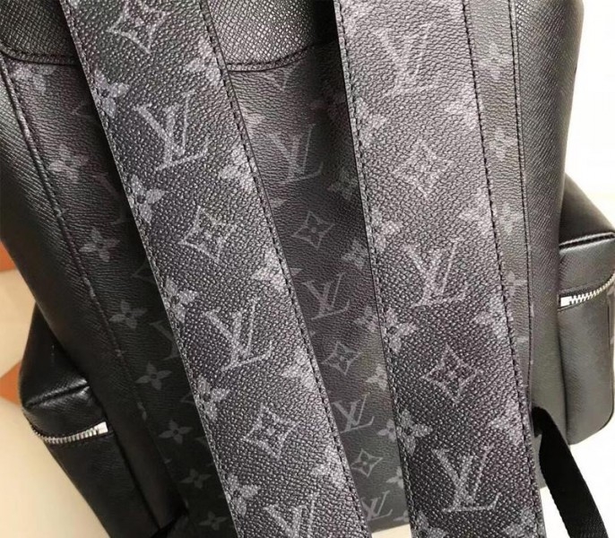 L0vis Vvtt0n Taiga Leather Outdoor Backpack In Eclipse Black