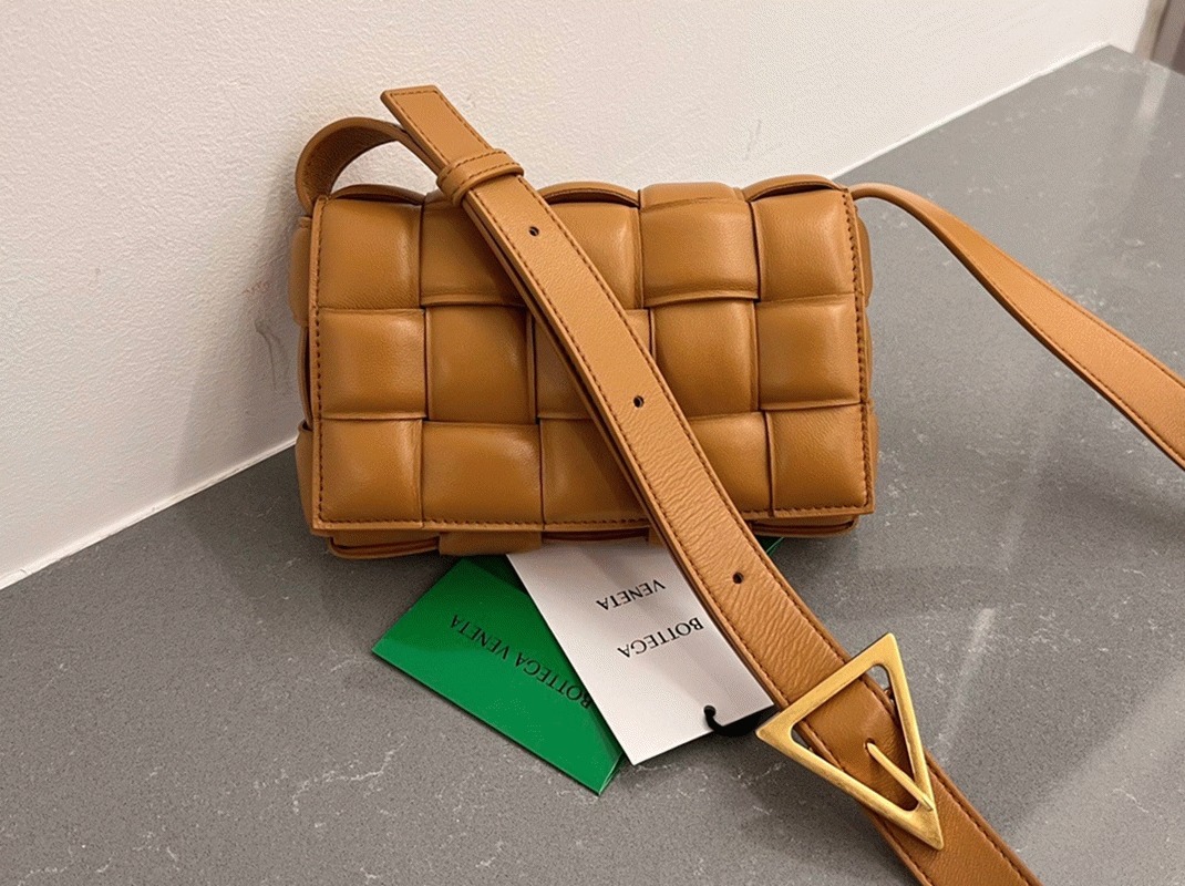 Faux B0tt*ga Ven*ta Small Padded Cassette Bag Camel