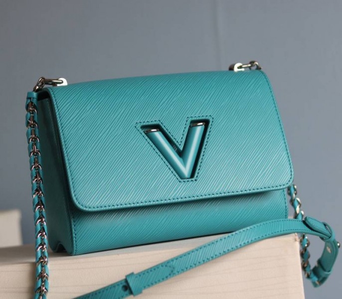 L0vis Vvtt0n Epi Leather Twist MM Bag In Celestial Blue