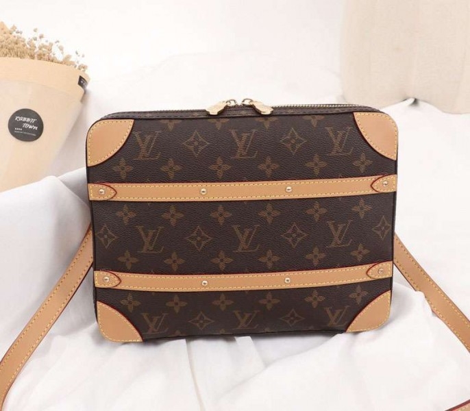 L0vis Vvtt0n Monogram Canvas Soft Trunk Messenger PM Bag