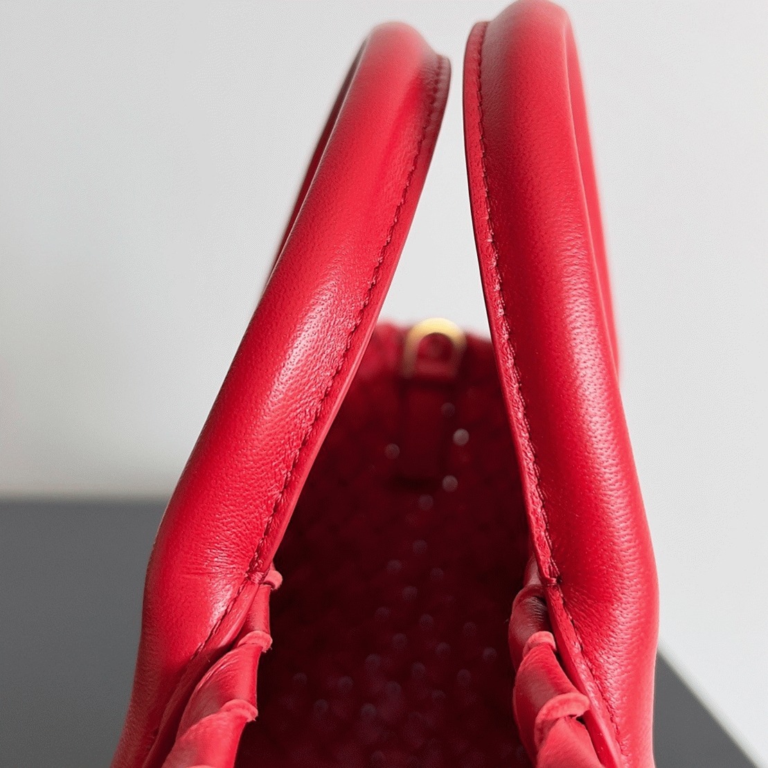 Top Quality Fake B0tt*ga Ven*ta Cabat Mini Bag In Red Intrecciato Lambskin