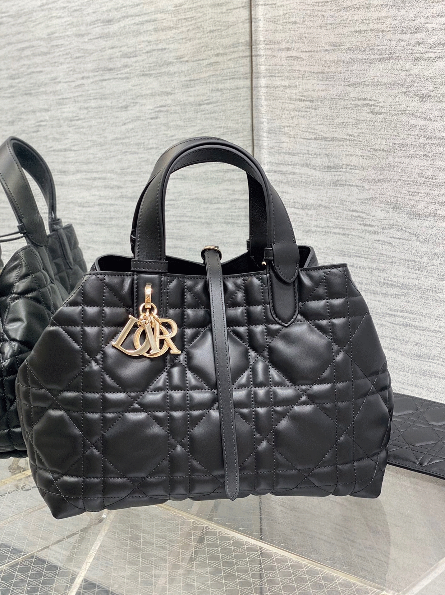 D10r Toujours Medium Bag Replica in Black Macrocannage Calfskin