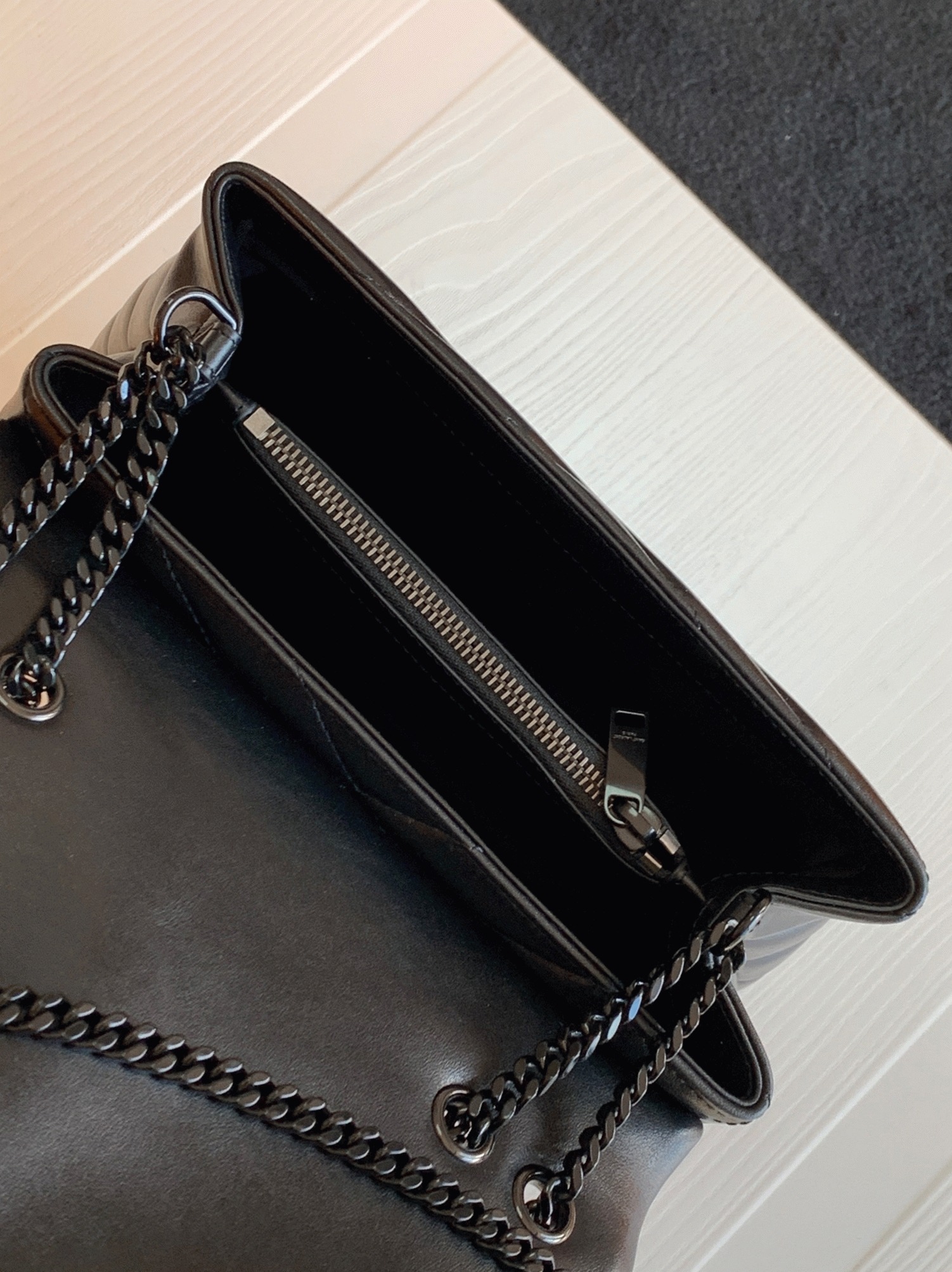 Fake Sa1nt Lau*nt LouLou Small Chain Bag All Black
