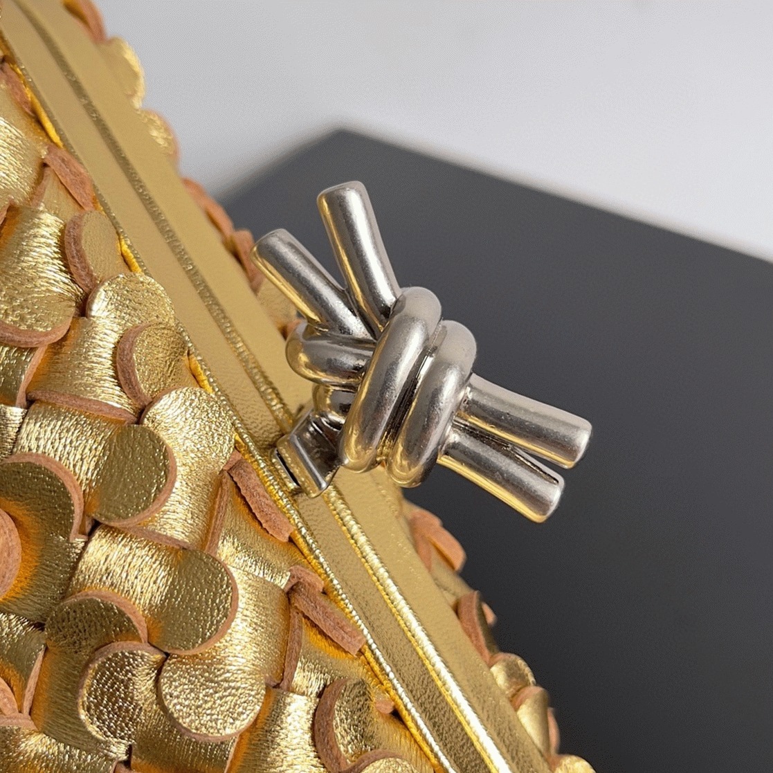 Fake B0tt*ga Ven*ta Knot Minaudiere Clutch Gold Sequins