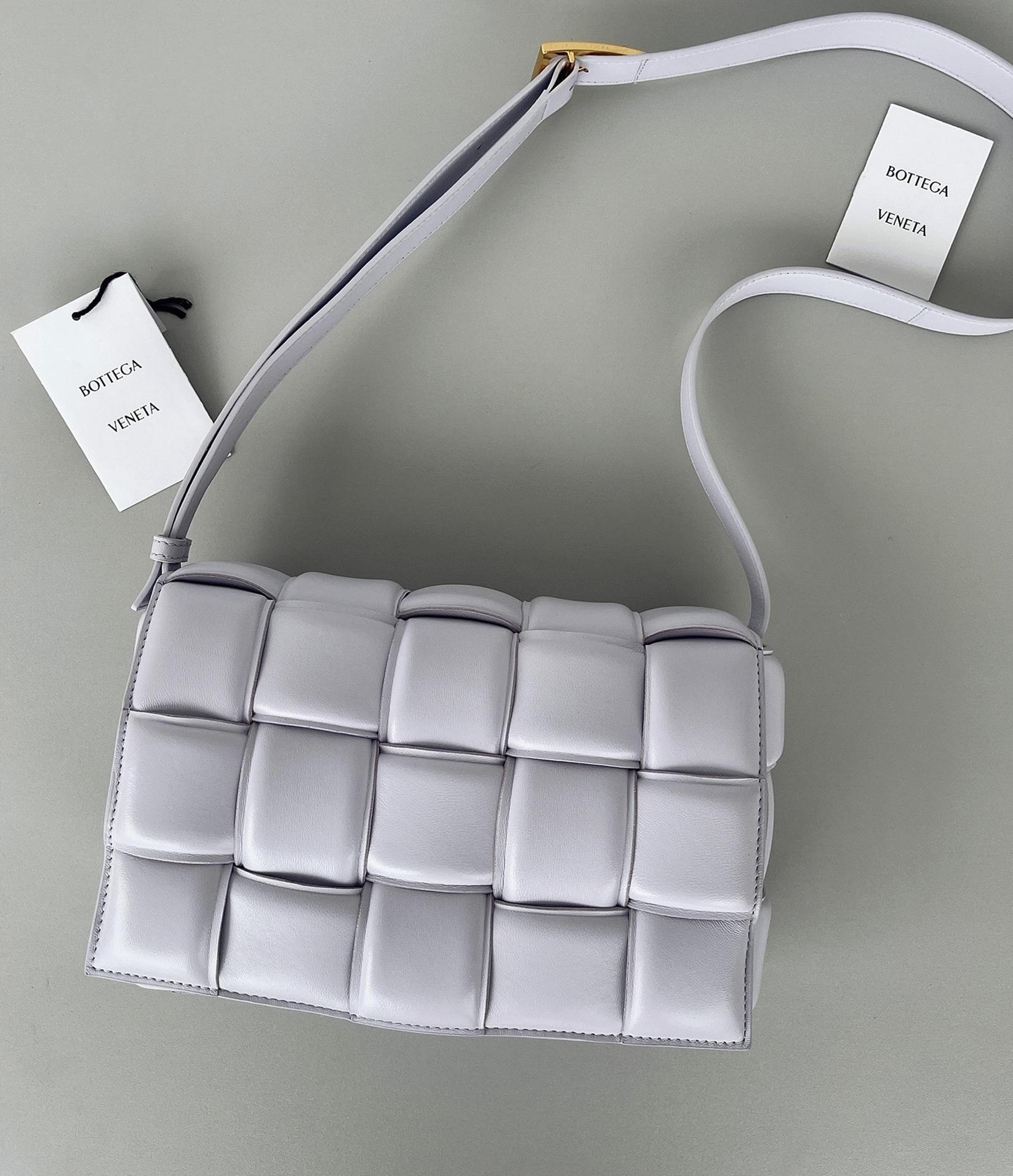 Top Quality Knockoff B0tt*ga Ven*ta Padded Cassette Bag In Lilas