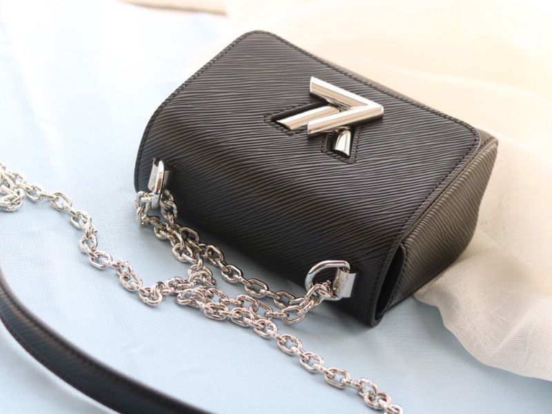 L0vis Vvtt0n Epi Leather Twist Mini Bag In Black