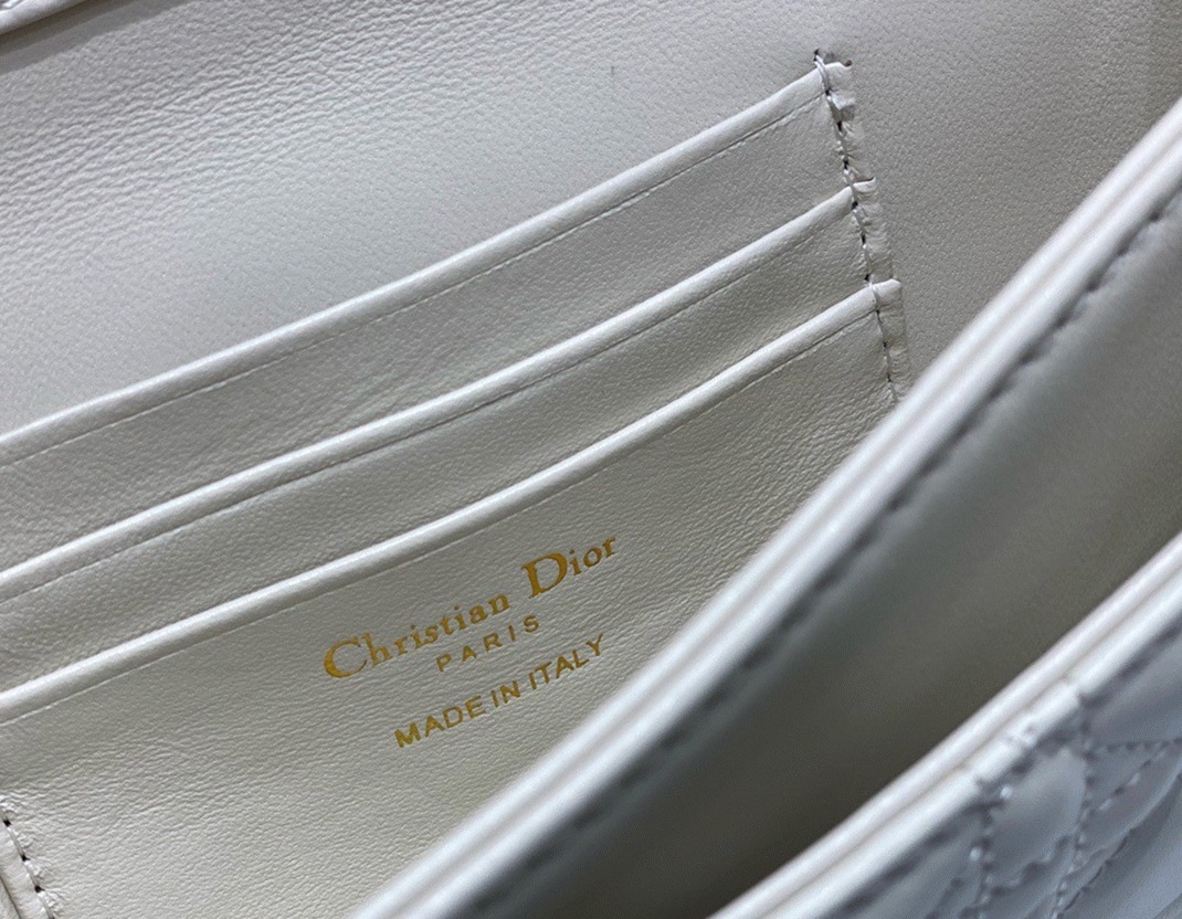 D10r Miss D10r Mini Bag Fake in White Cannage Lambskin