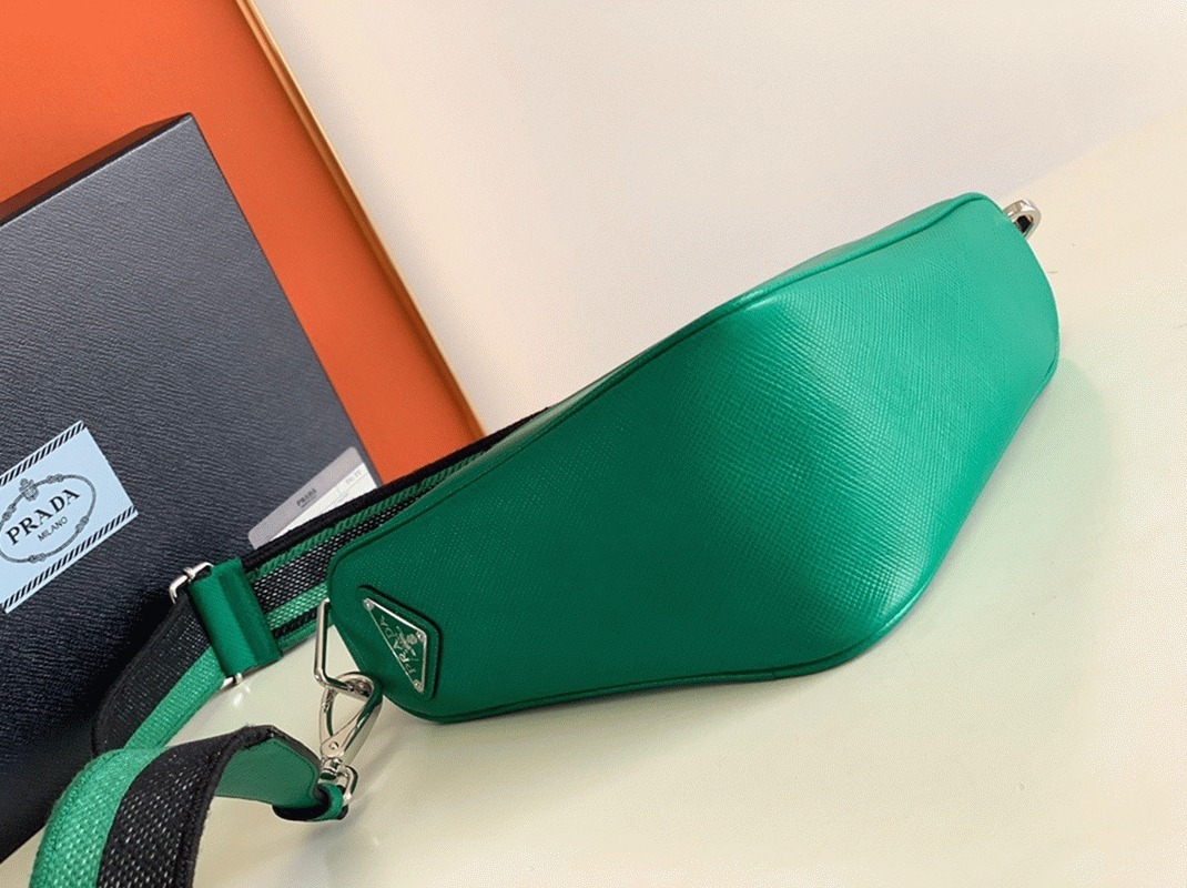 Pra*a Triangle Shoulder Bag Fake in Green