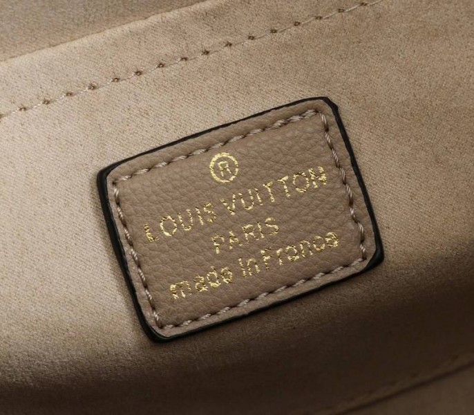L0vis Vvtt0n Monogram Empreinte Montaigne MM In Tourterelle Gray