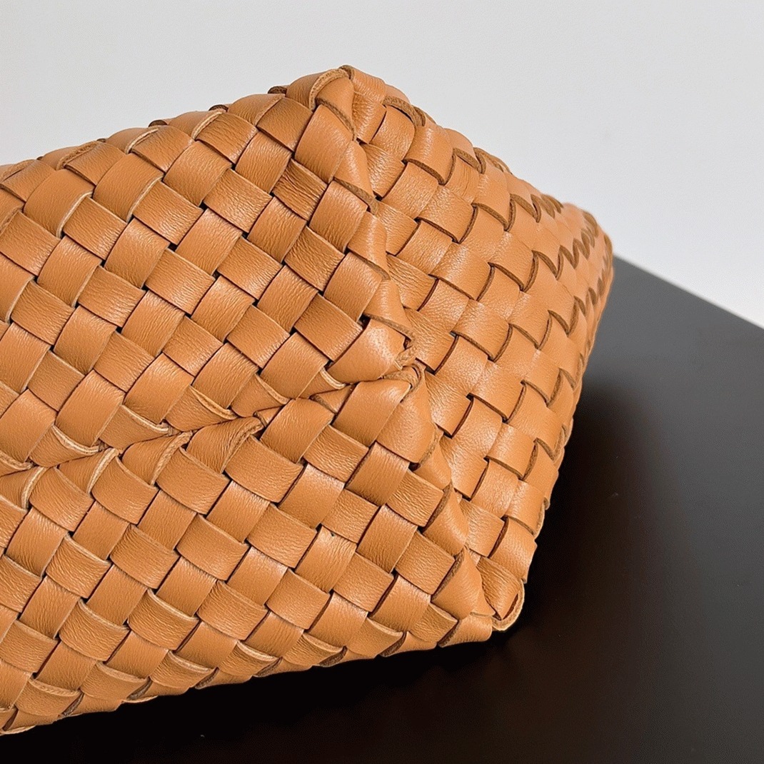 Top Quality Replica B0tt*ga Ven*ta Cabat Mini Bag In Caramel Intrecciato Lambskin