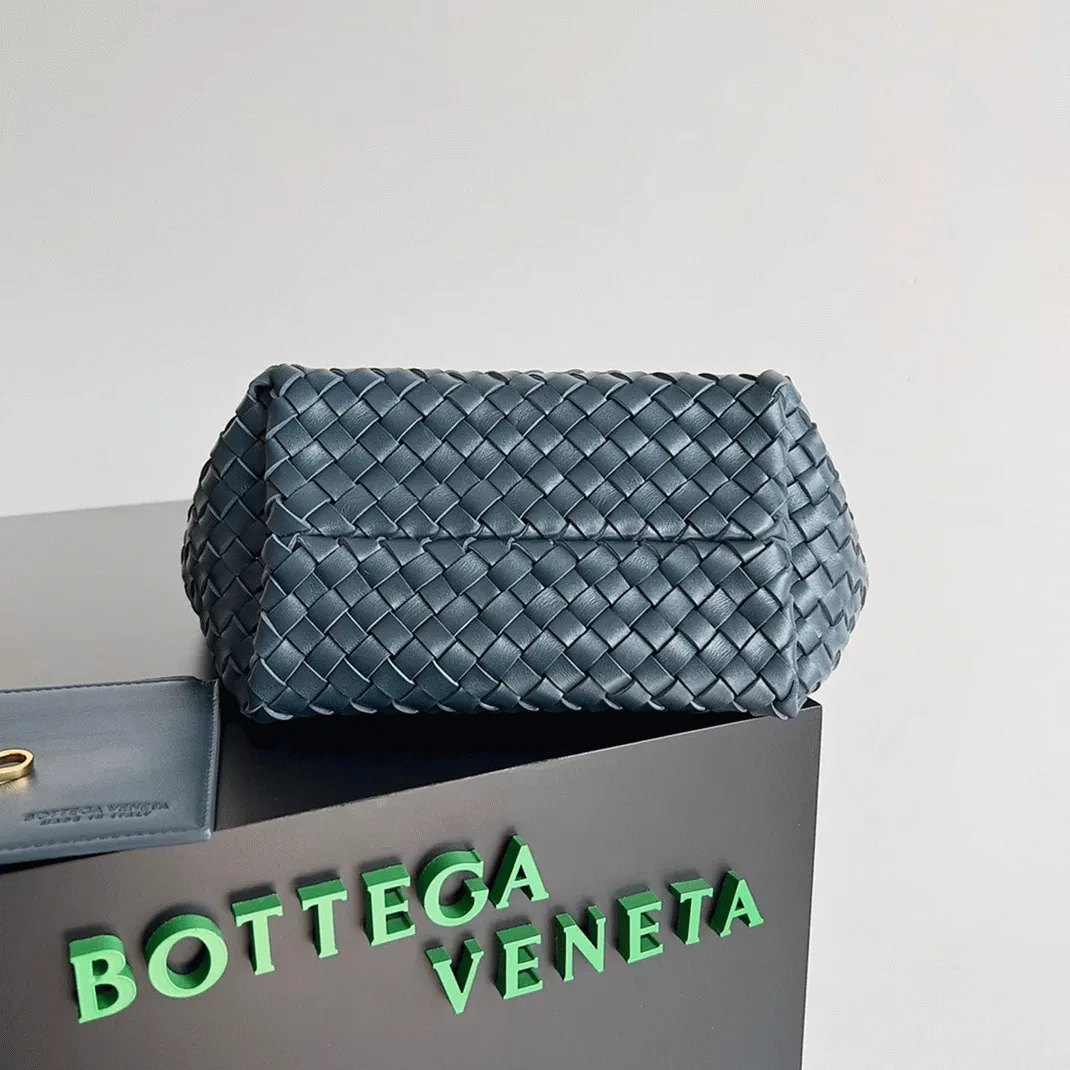 Top Quality Fake B0tt*ga Ven*ta Cabat Mini Bag In Navy Blue Intrecciato Lambskin