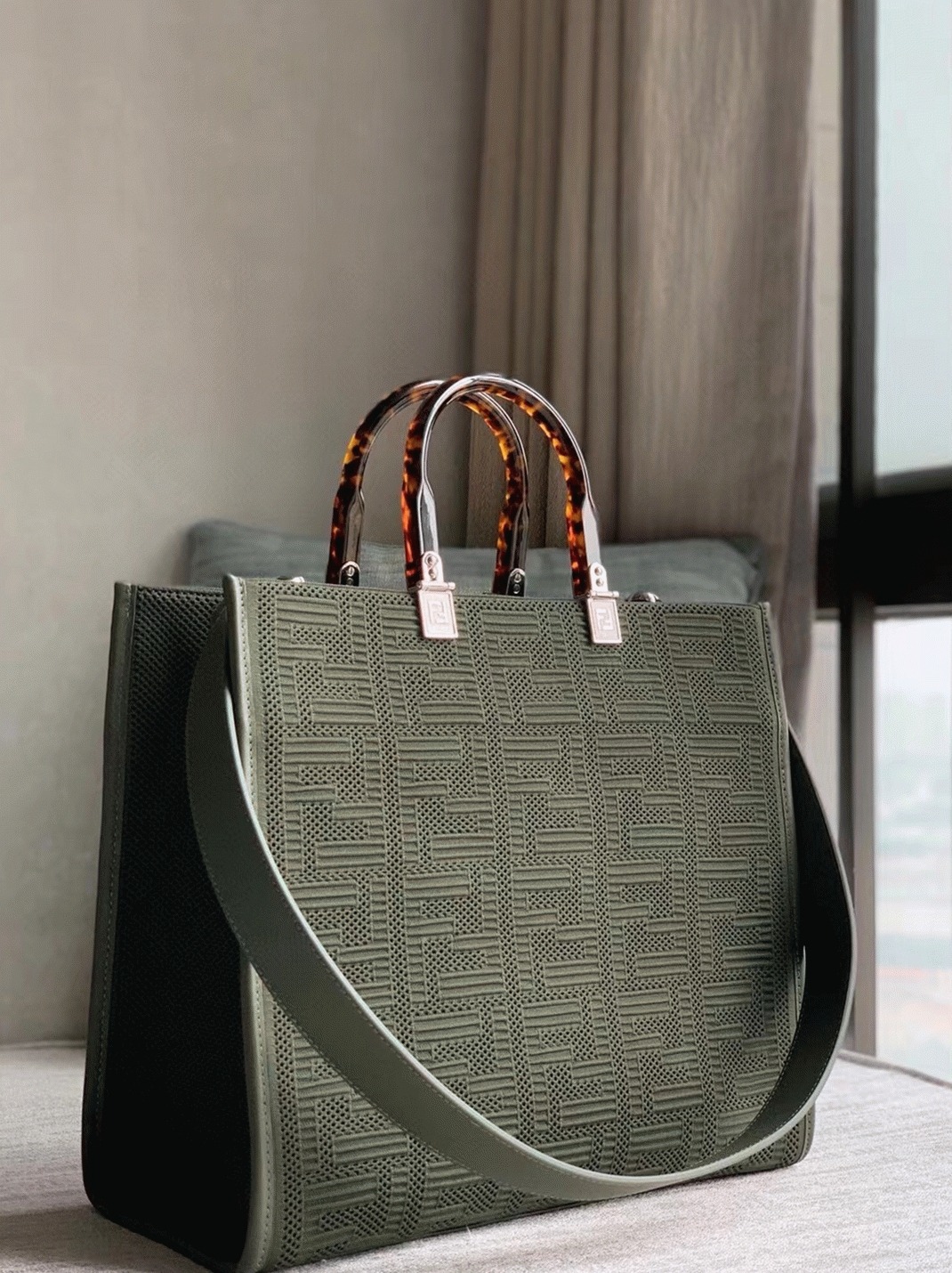 Top Quality Replica F**di Sunshine Medium Tote Bag In Green FF Fabric