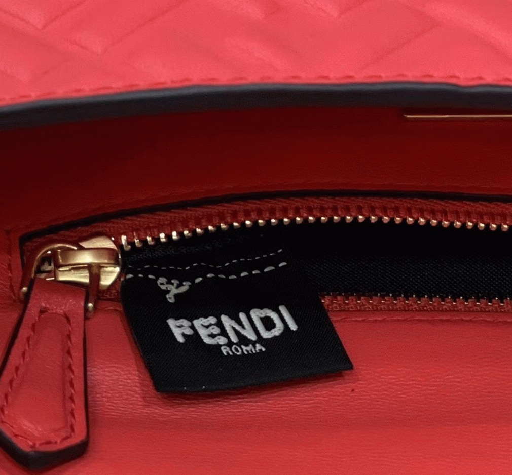 Top Quality Knockoff F**di Baguette Chain Midi Bag In Red