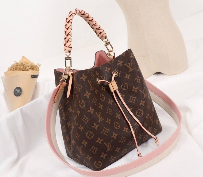 L0vis Vvtt0n Monogram Canvas NeoNoe MM Bag