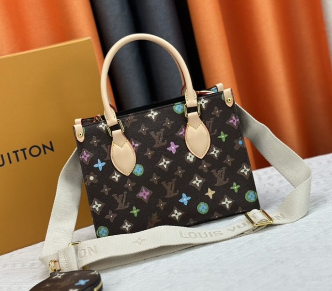 L0vis Vvtt0n Monogram Craggy Onthego PM Tote In Chocolate