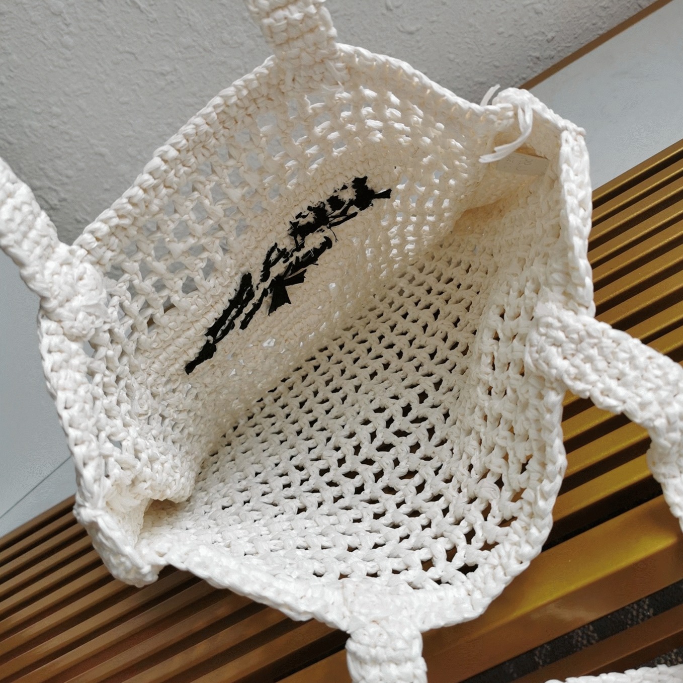 Pra*a Small Tote Bag Best Replica in White Woven Raffia