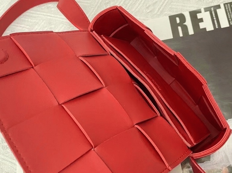 Replica B0tt*ga Ven*ta Cassette Belt Bag Red