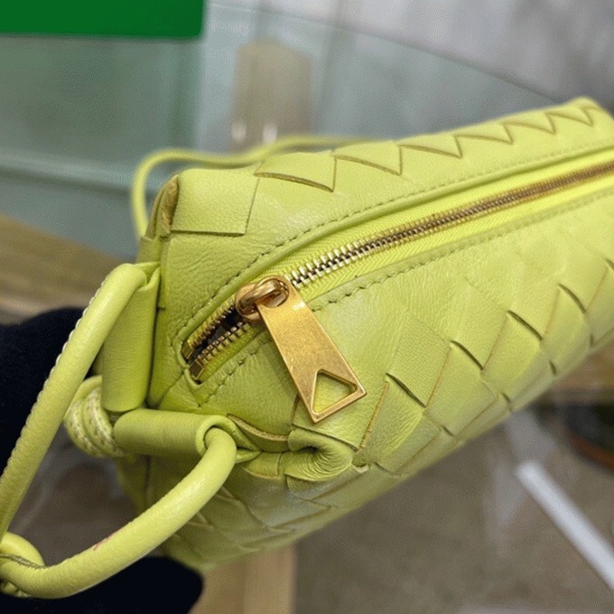 Imitation B0tt*ga Ven*ta Loop Mini Bag Kiwi