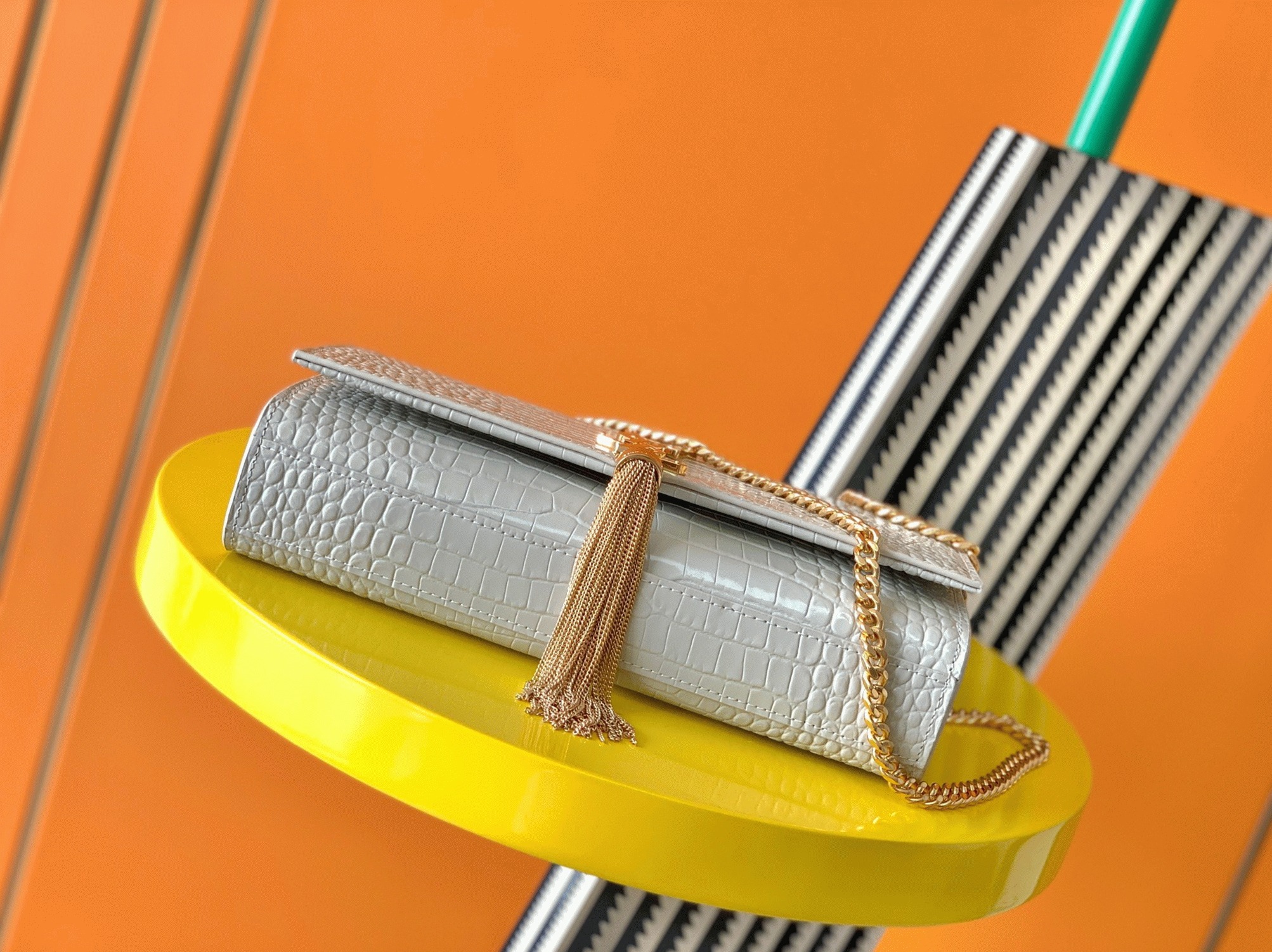 Replica Sa1nt Lau*nt Kate Medium Tassel Bag White Crocodile-embossed Leather