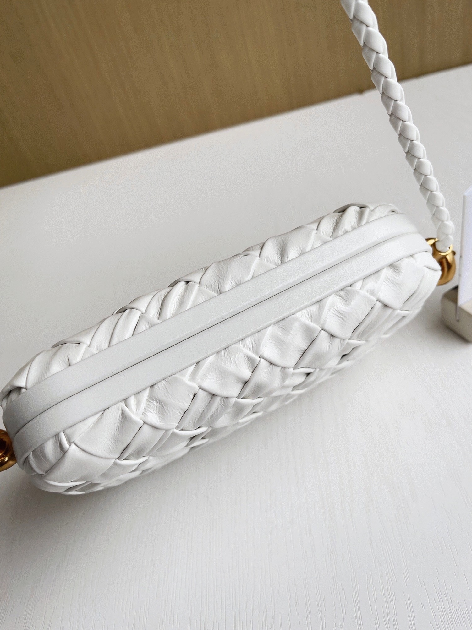 Replica B0tt*ga Ven*ta Knot Minaudiere On Strap White Foulard Intreccio Leather