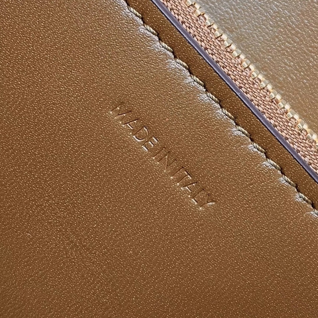 Top Quality Fake Ce1i*e Classic Box Medium Bag In Camel