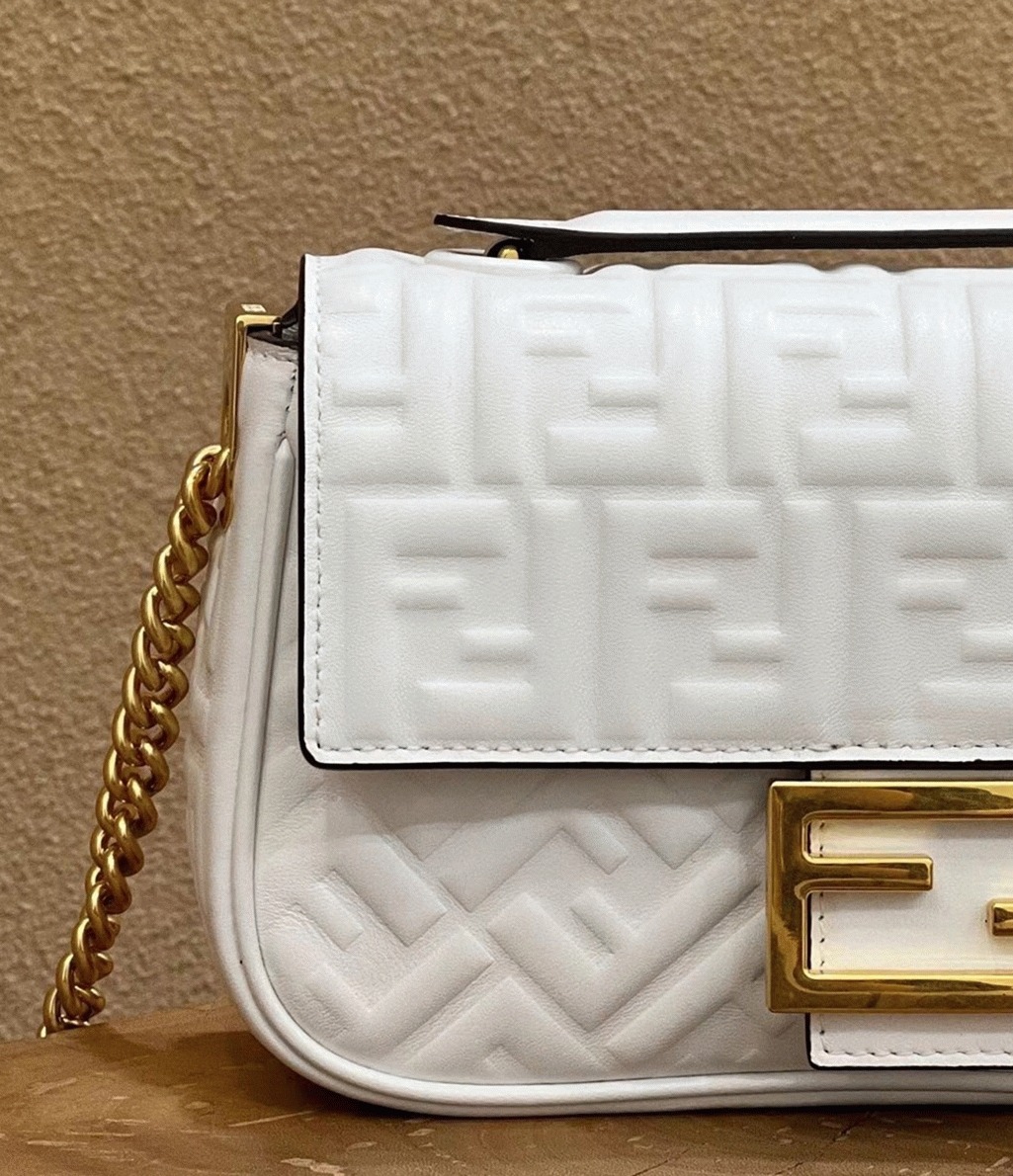 Top Quality Replica F**di Baguette Chain Midi Bag In White