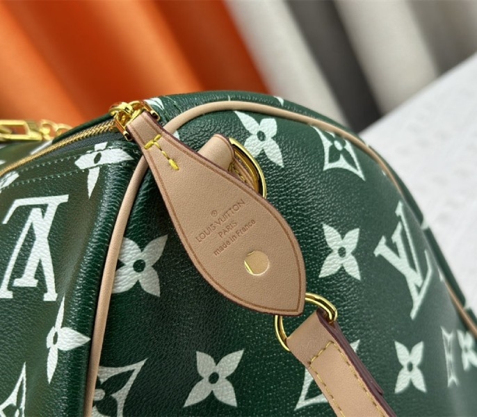 L0vis Vvtt0n Speedy P9 Bandouliere 50 Bag In Green
