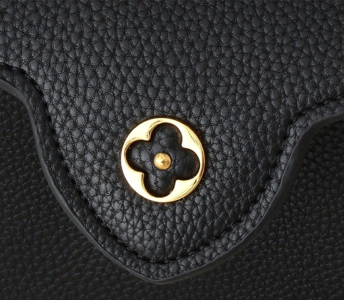L0vis Vvtt0n Capucines Mini Capucines Handbag In Black