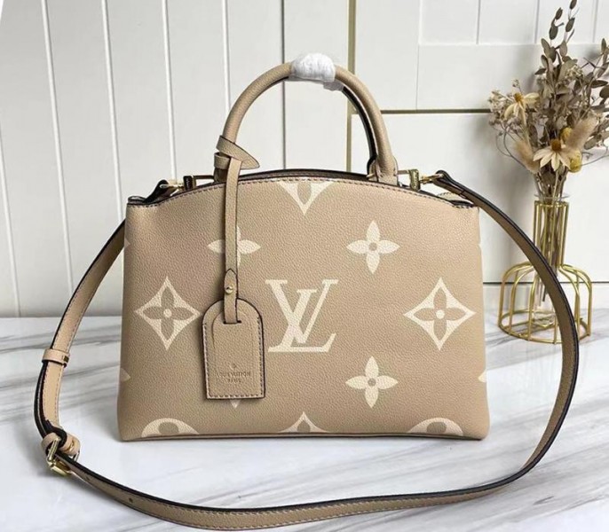 L0vis Vvtt0n Bicolor Monogram Empreinte Leather Petit Palais Handbag In Tourterelle Gray And Cream