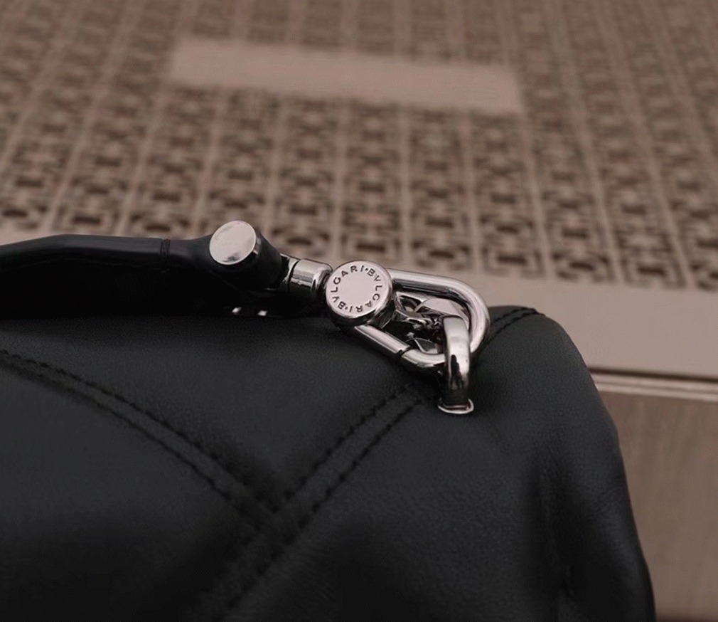 Knockoff Bv1g*ai Serpenti Cabochon Medium Bag Black Calfskin