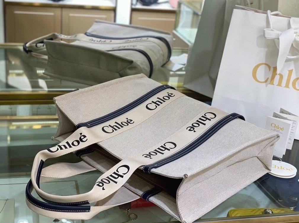 Top Quality Replica Chloe Large Woody Tote Bag in Canvas with Blue Leather Strips