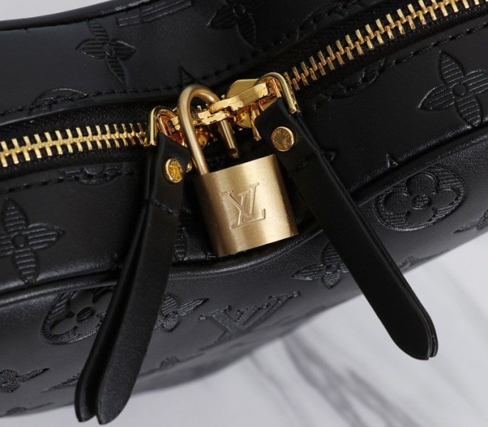 L0vis Vvtt0n Monogram Empreinte Game On Coeur Bag In Black