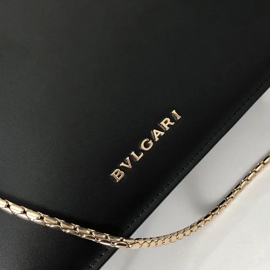 Replica Bv1g*ai Serpenti Forever Medium Shoulder Bag Black Calfskin