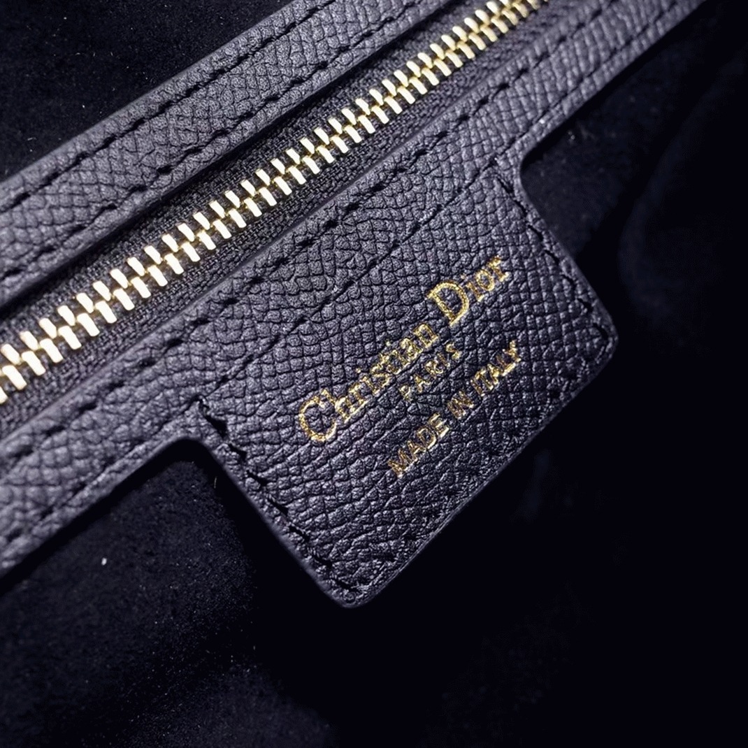 D10r Saddle Bag Fake in Black Grained Calfskin