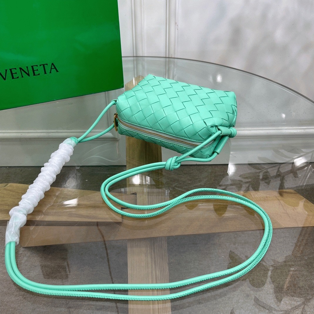 Replica B0tt*ga Ven*ta Loop Mini Bag Fountain