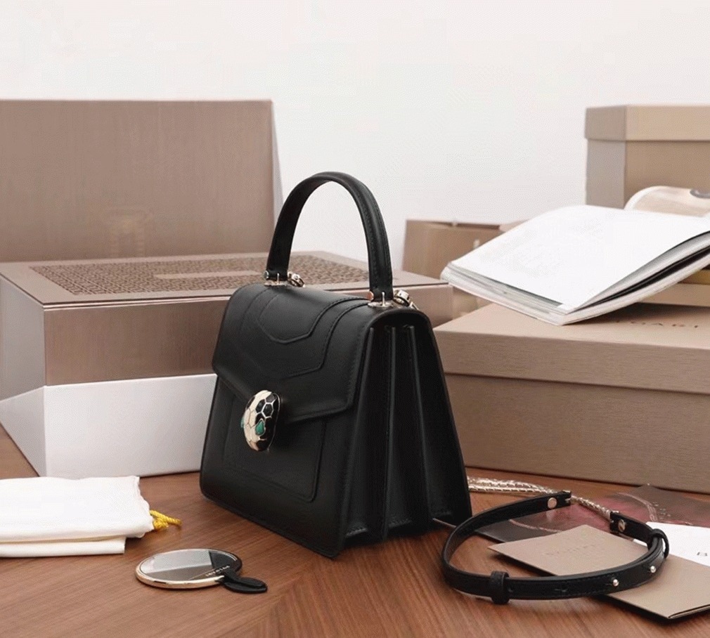 Fake Bv1g*ai Serpenti Forever Small Bag Black Calfskin