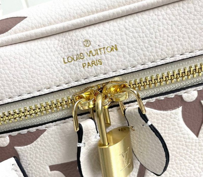 L0vis Vvtt0n Bicolor Monogram Empreinte Vanity PM Bag In Cream And Bois De Rose Pink