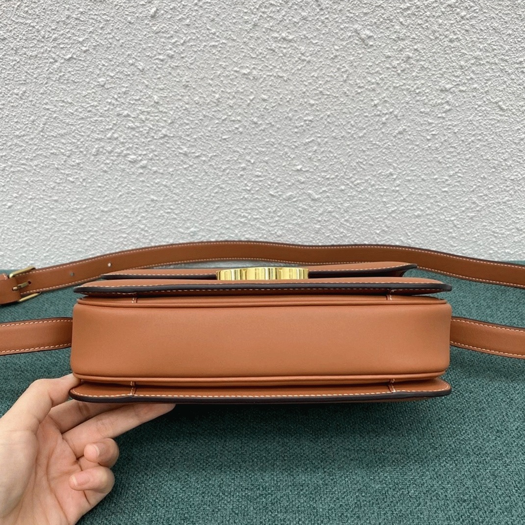 Top Quality Faux Ce1i*e Triomphe Medium Bag In Brown
