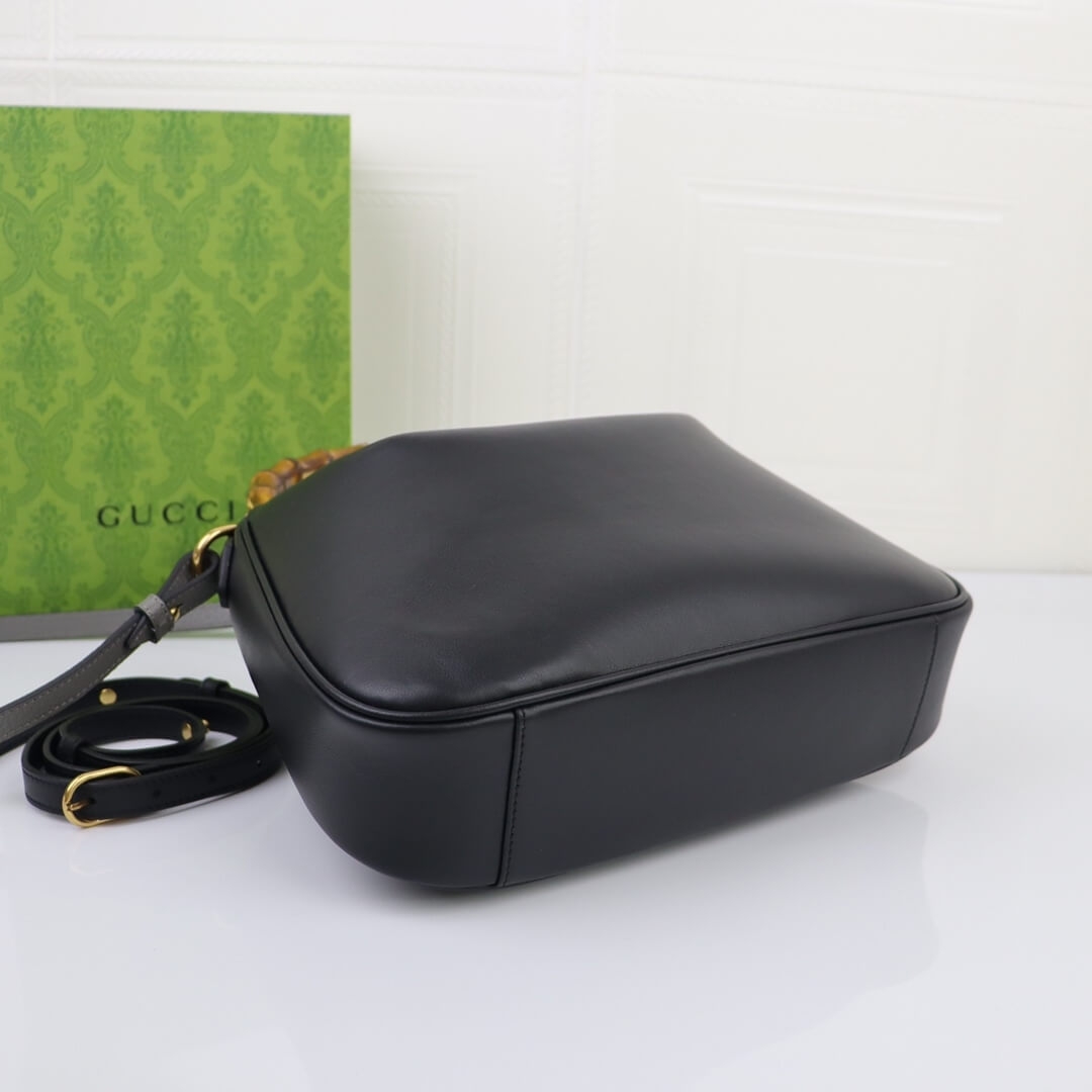 Gvc*1 Diana Medium Shoulder Bag