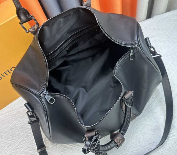 L0vis Vvtt0n Taiga Leather Keepall Bandouliere 45 In Black And Monogram Macassar Canvas