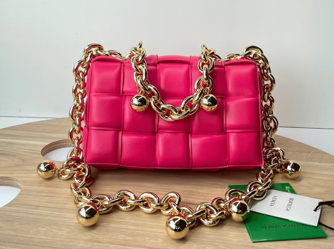 Top Quality Knockoff B0tt*ga Ven*ta Chain Cassette Bag In Lollipop