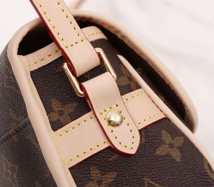 L0vis Vvtt0n Monogram Canvas Sologne BB Bag