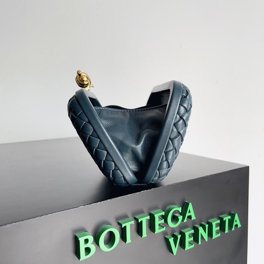 Replica B0tt*ga Ven*ta Knot Minaudiere Clutch Space
