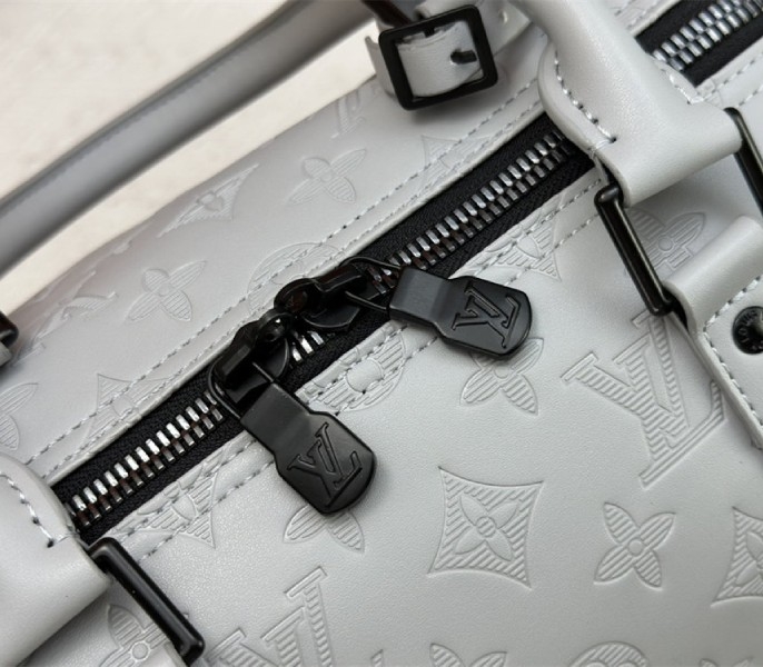 L0vis Vvtt0n Monogram Shadow Leather Keepall Bandouliere 50 With Leather Strap In Anthracite Gray