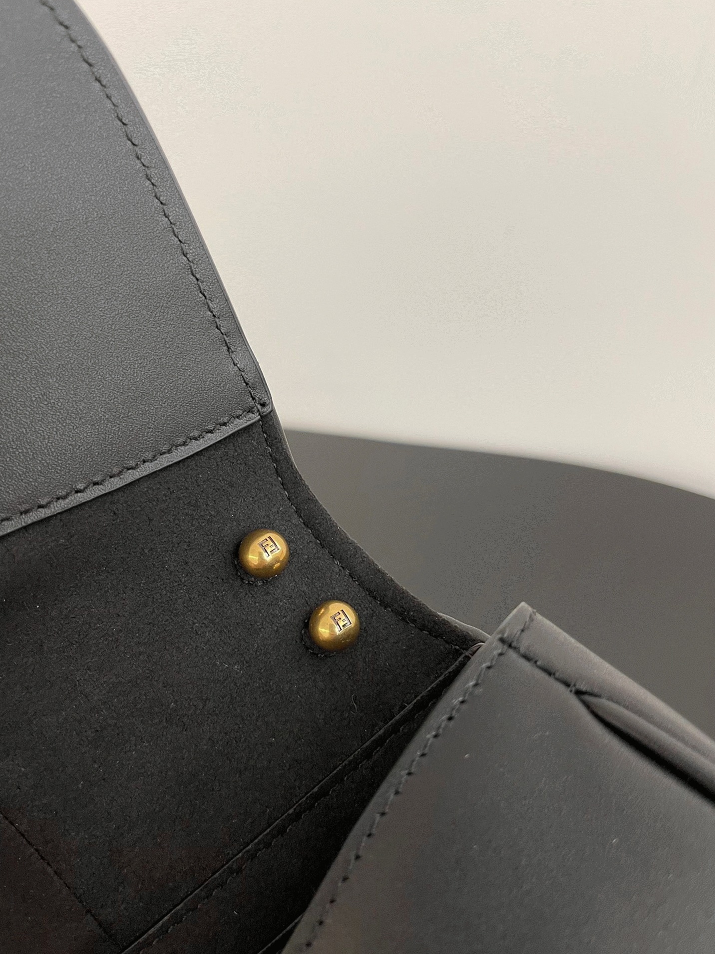 Top Quality Replica F**di C’mon Small Bag in Black