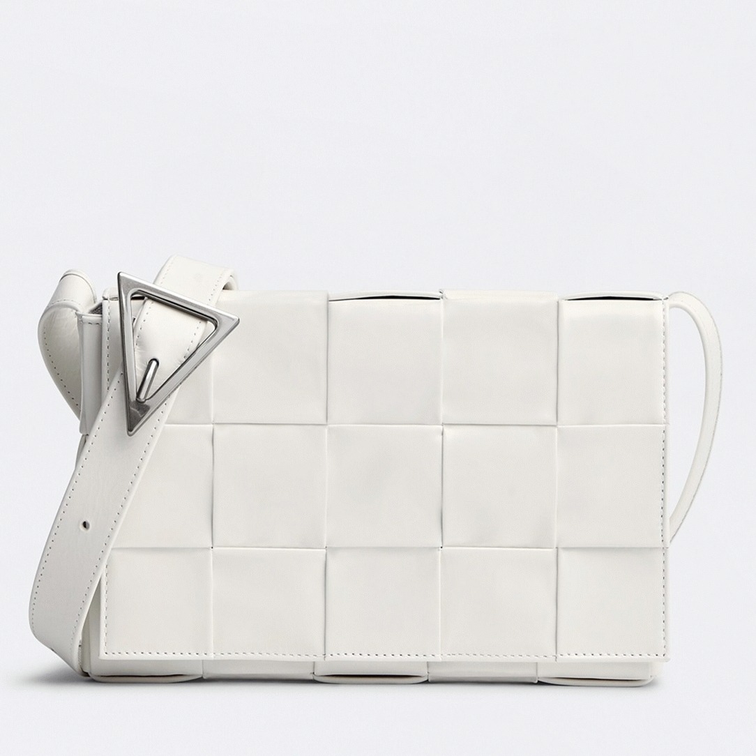 Top Quality Replica B0tt*ga Ven*ta Cassette Bag In White