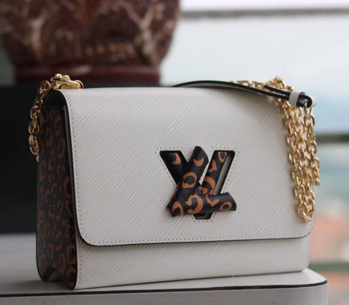 L0vis Vvtt0n Epi Leather Jungle Edition Twist MM Bag In Optic White
