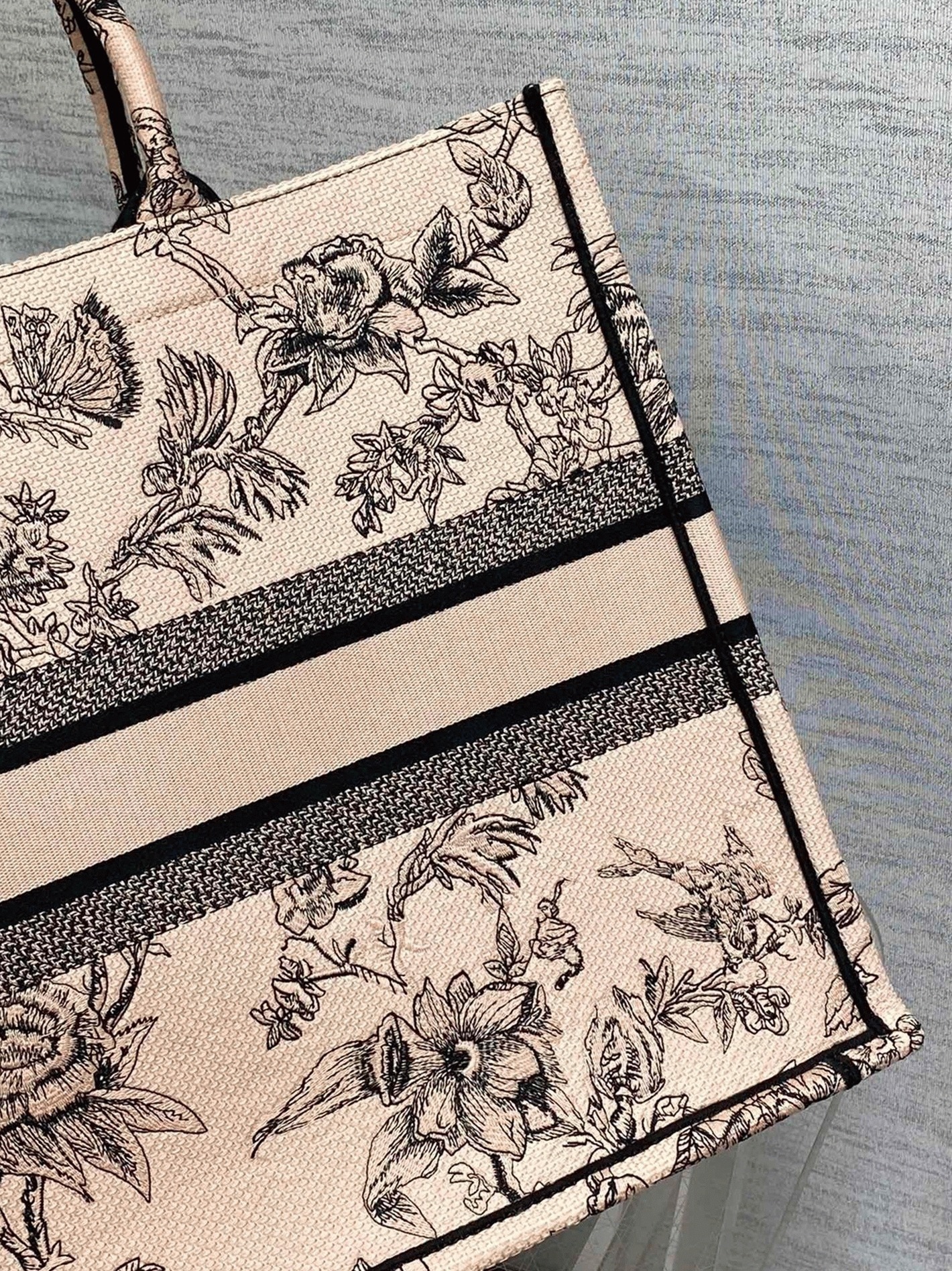 D10r Large Book Tote Bag Fake in Powder Pink Jardin Botanique Embroidery