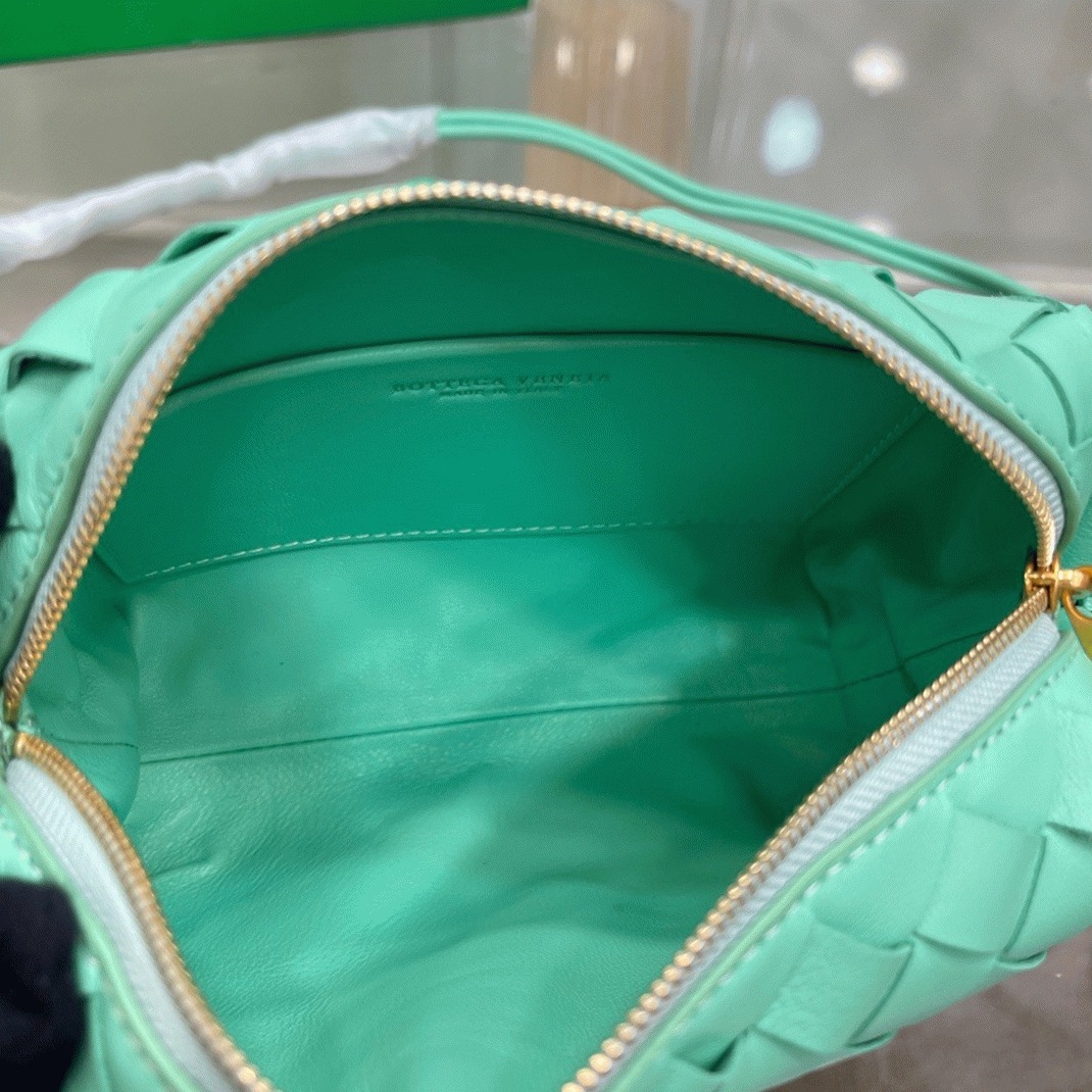 Replica B0tt*ga Ven*ta Loop Mini Bag Fountain